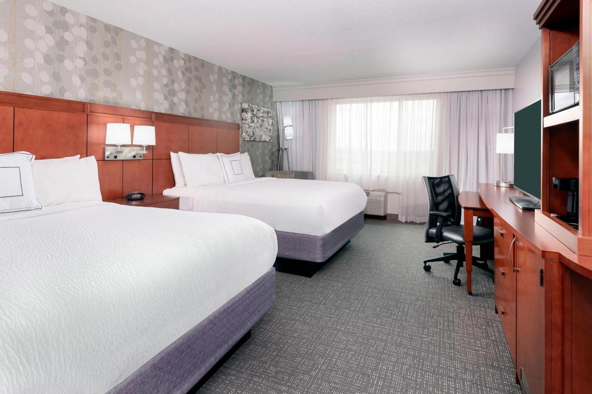 Courtyard Fort Wayne Downtown At Grand Wayne Convention Center Exteriér fotografie