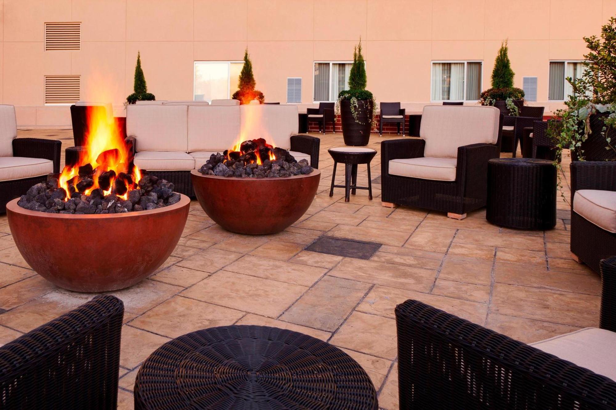 Courtyard Fort Wayne Downtown At Grand Wayne Convention Center Exteriér fotografie