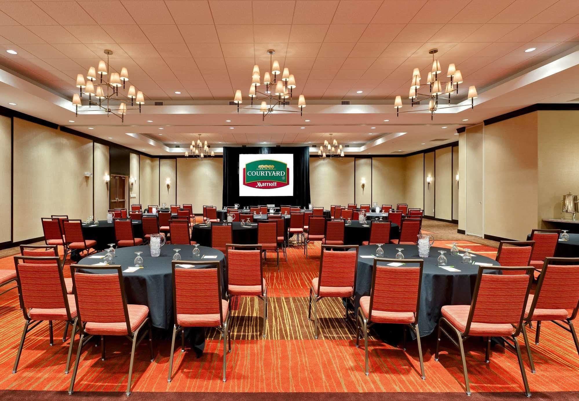 Courtyard Fort Wayne Downtown At Grand Wayne Convention Center Exteriér fotografie