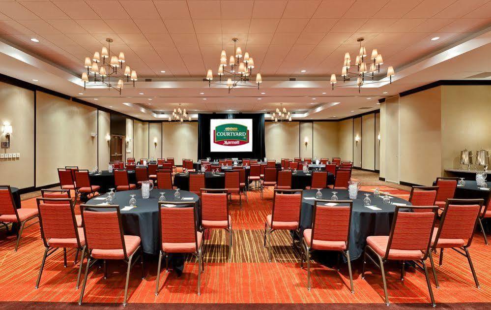 Courtyard Fort Wayne Downtown At Grand Wayne Convention Center Exteriér fotografie